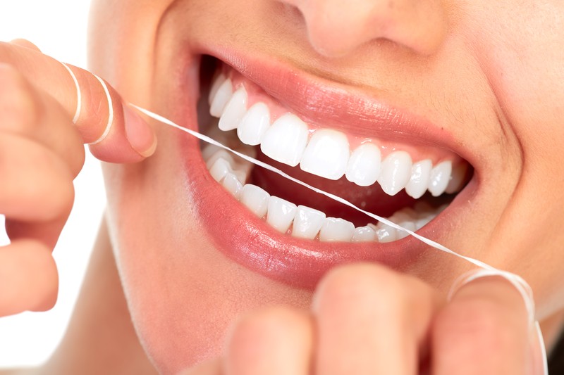Maintaining Good Oral Hygiene With Dental Floss